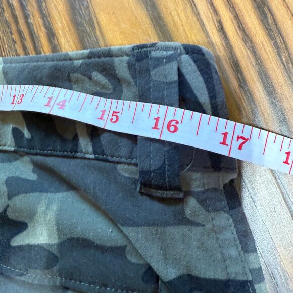 Columbia Women’s Omni-Shield Hiking Pants Size 10 & 32” length - Picture 7 of 9